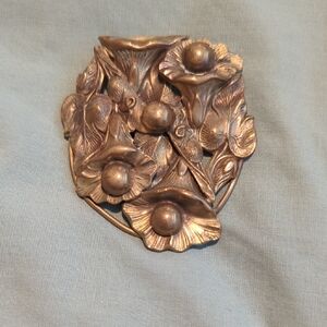 Victorian Dress Clip